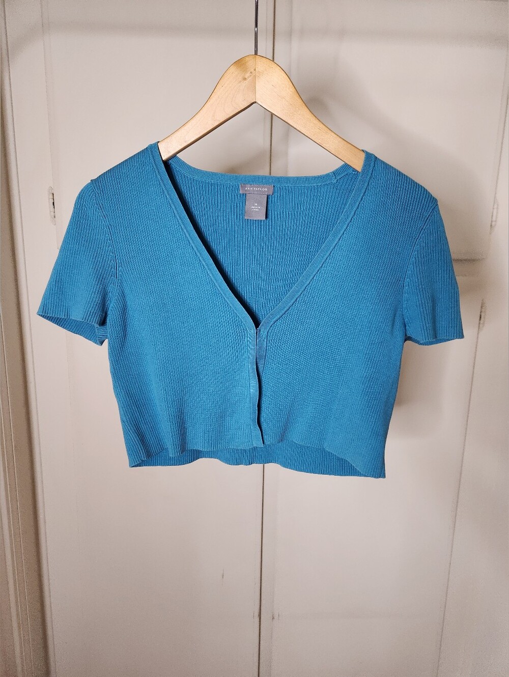 Ann taylor blue ribbed cropped shortsleeves cardigan